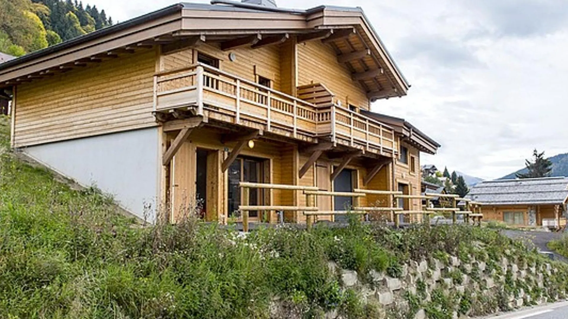 Appartement Recent, 3E Etage, Expose Sud-Est, A 10Mn Des Pistes, Balcon, Parking Et Casier A Skis - Fr-1-623-199 Ле-Гет